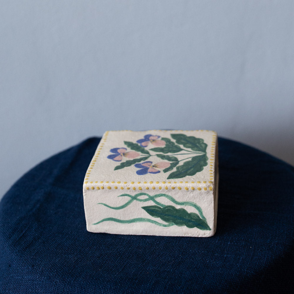 Violet, Ceramic box