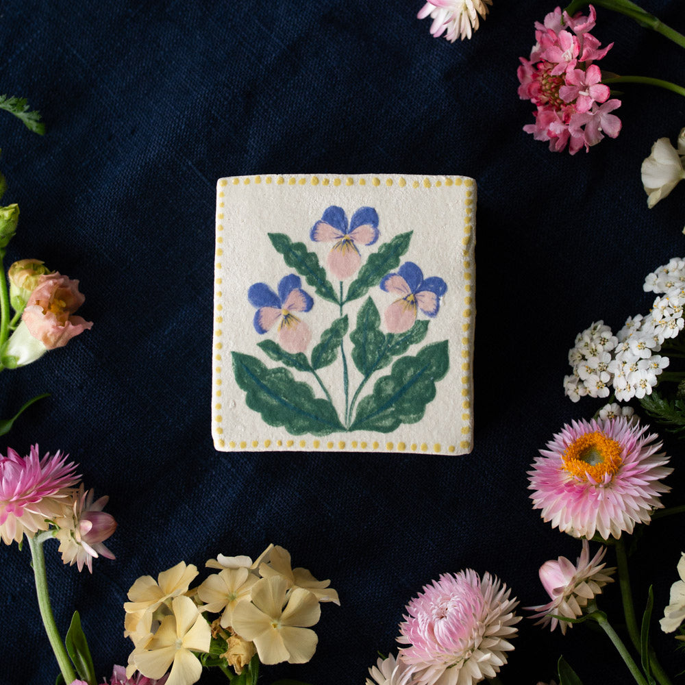 Violet, Ceramic box