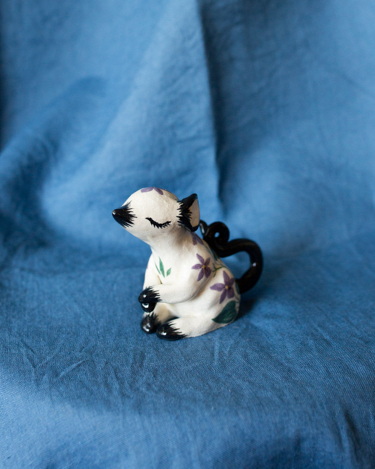 VIOLET MOUSE, Sculpture